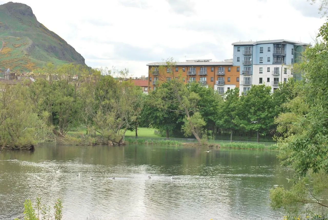 Lochend Park View Apartment Edinburgh 0*,  United Kingdom